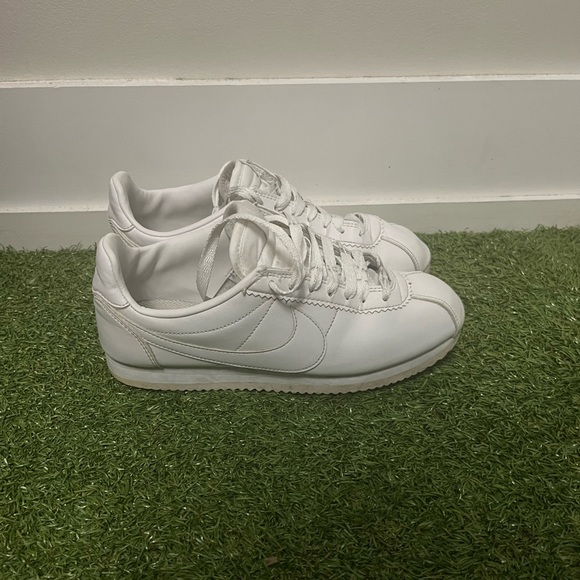 Nike Cortez women’s size 7 women - Picture 1 of 3